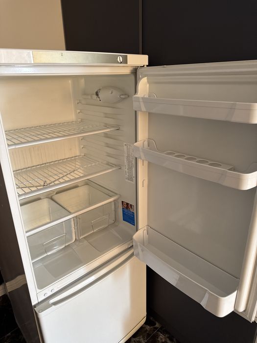 Холодильник indesit