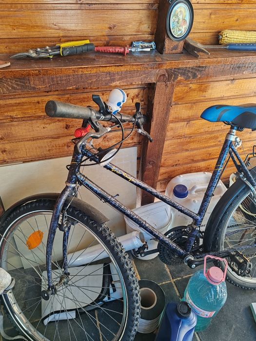 Vând bicicletă folosită