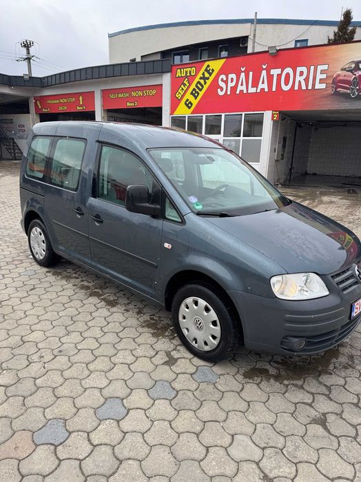 Vand Volkswagen Caddy anul 2008 2.0 benzina impecabil INMATRICULAT