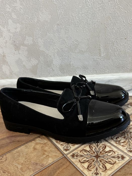 Продам женскую обувь