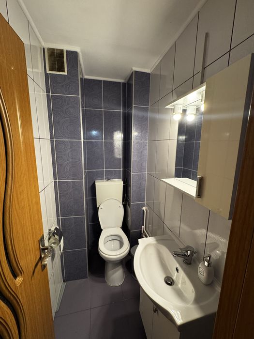 Apartament de vanzare 3 camere 2 bai cartier Tractorul 65.65 mp PROPRIETAR
