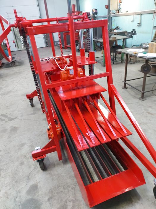 Presa / Masina /Vibropresa  boltari