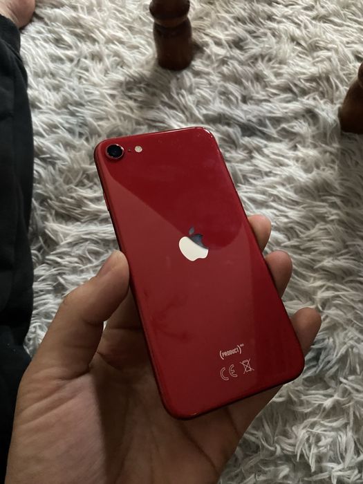 iPhone SE 2020 в идеальном состоянии