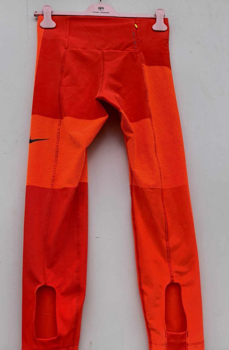 Nike жесток оригинален дамски клин М размер