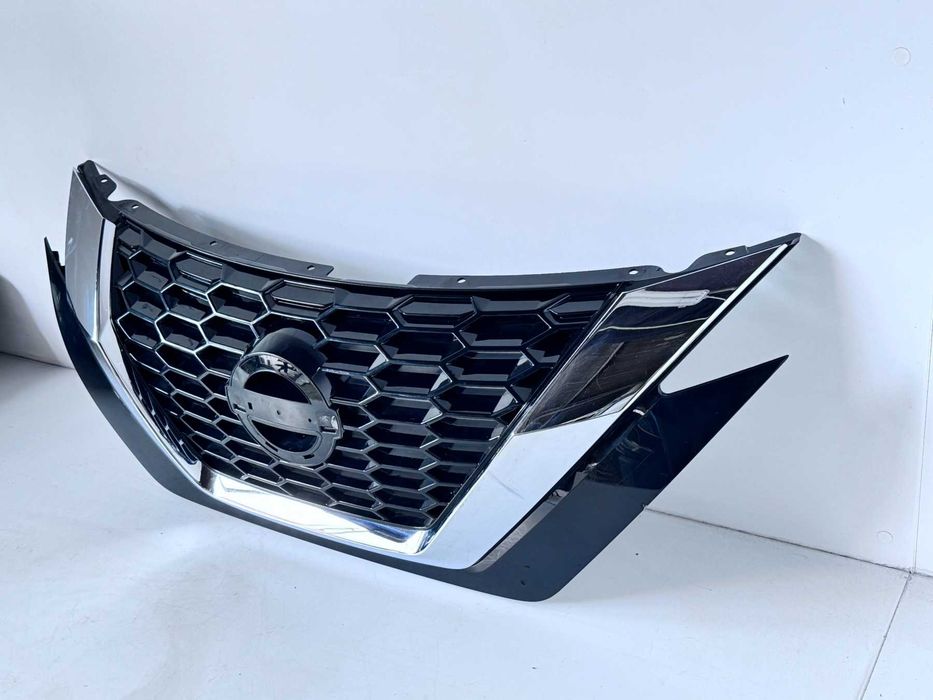 решетка радиаторна Nissan Juke 2020-2026 г. #1079V.