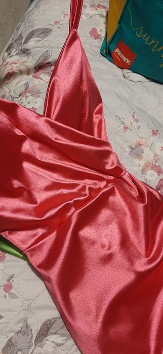 Doua rochii S, satin,  pentru evenimentemente