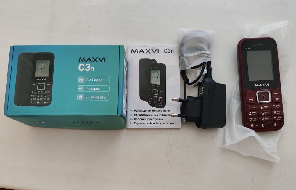 Кнопочный телефон Maxvi c3n