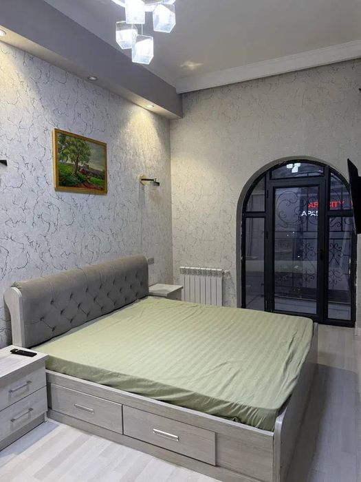 4-х комнатная квартира. Две комнаты на 1 этаже и две на мансарде AU