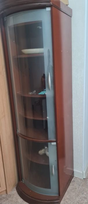 Продается сервант