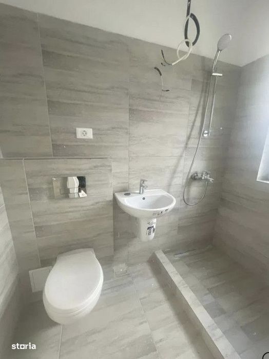 Casa Tip Duplex in Tunari – Modern si Confortabil