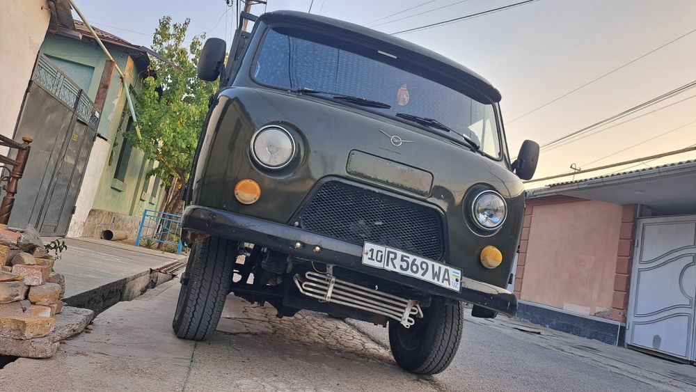 Uaz 3303 yili 1998 sotiladi