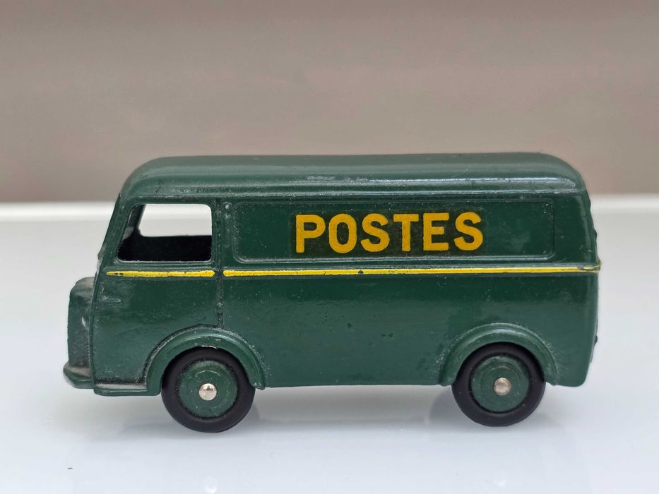 Macheta Auto 1/43 Dinky Toys Meccano France Peugeot D3A 25BV Postes