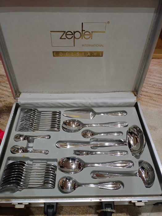 Прибори за хранене Zepter