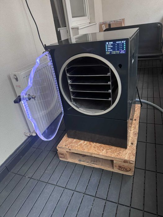 Liofilizator / Freeze Dryer Leosmak LEO-004, compact profesional, 4 kg/batch, pompă vacuum integrată
