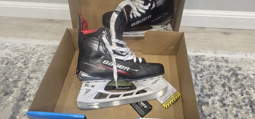 Хоккейные коньки