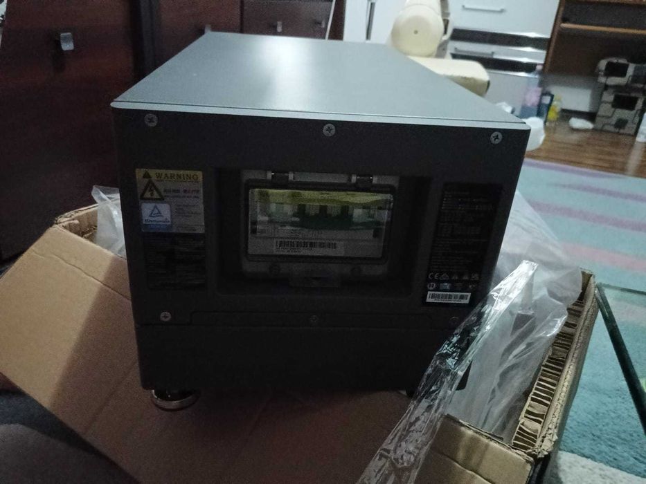 Urgent, invertor hibrid trifazat