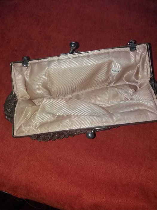 Сумочка-клатч на цепочке