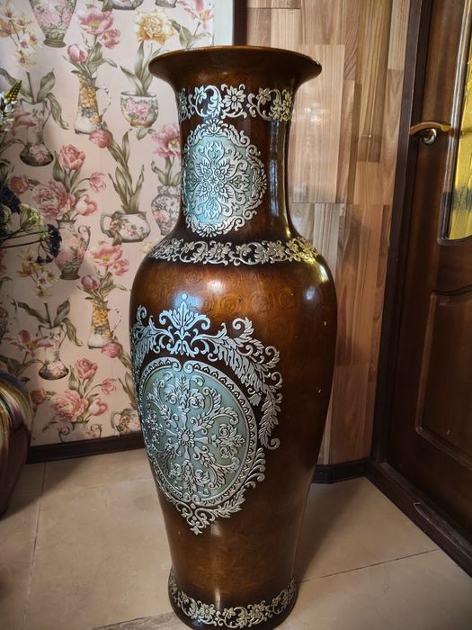Ваза напольная 1,3 высотой. Китай