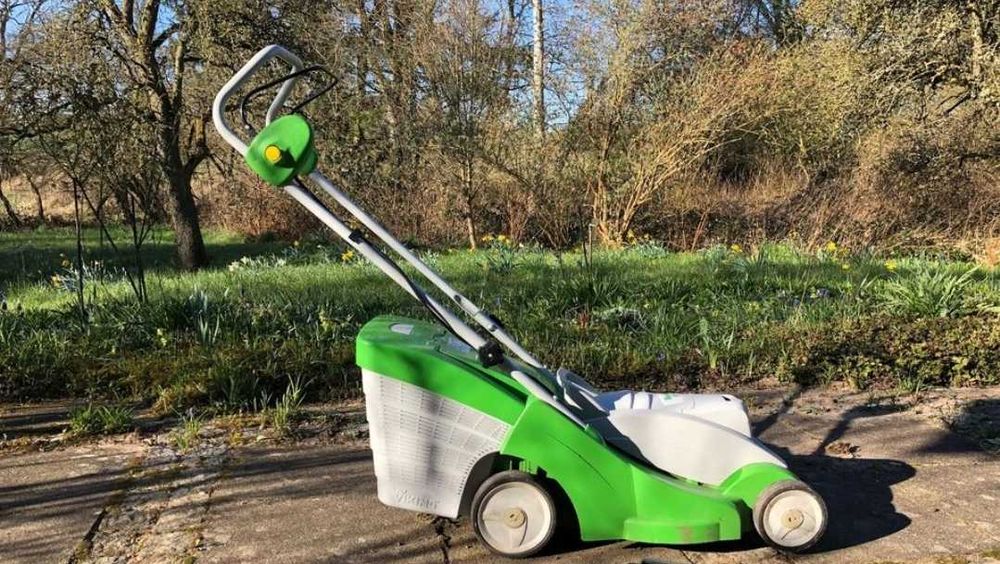 Лека акумулаторна косачка Viking MA339C (Stihl RMA339) за AP батерия