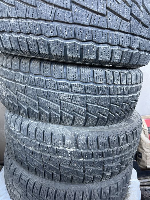 Продам резину зима катался сезон