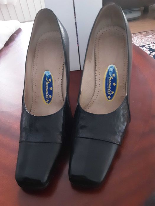 Pantofi piele naturala marimea 35-36