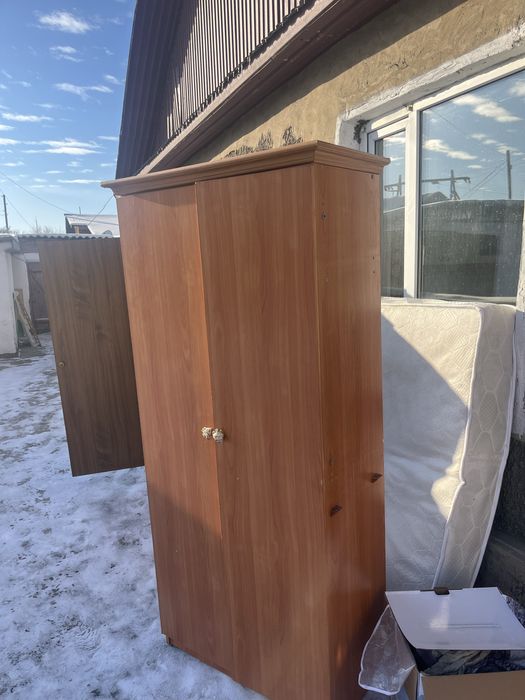Продам шкаф для вешалки одежды