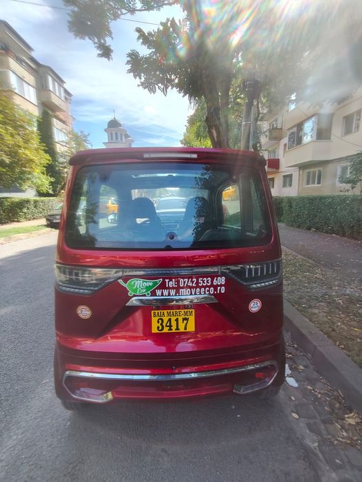 Vând mașină electrică