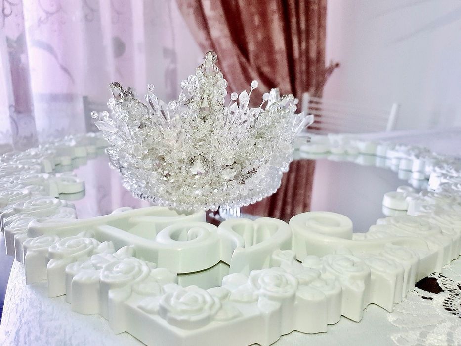 Vând diademă mireasă