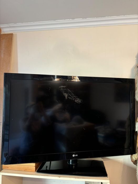 Телевизор LG 42LD550
