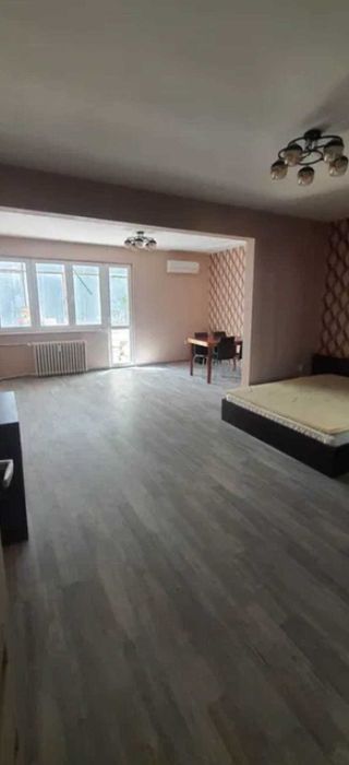 Дава се под наем Тристаен апартамент в София, Медицинска академия - 105 кв.м за 700 € - Снимка #3