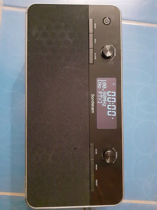 Aparat radio cu bluetooth