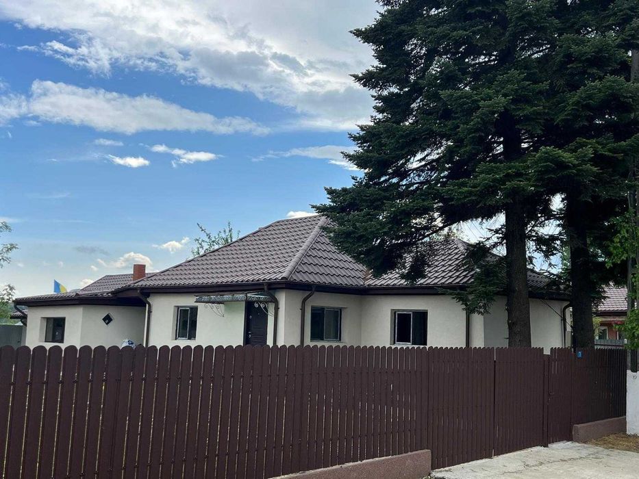 Vanzare Teren intravilan 4971 mp și Casă renovată complet exterior