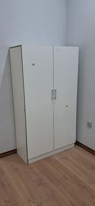 Apteka uchun mo'ljallangan mebel