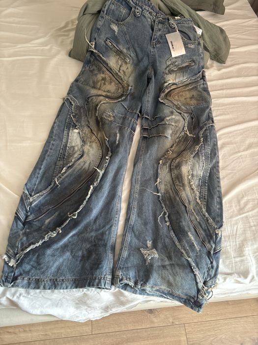 deconstructed baggy jeans