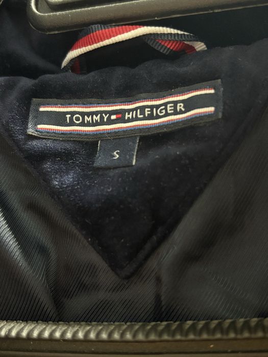 Дамско кадифено зимно яке Tommy Hilfiger с пух и пера