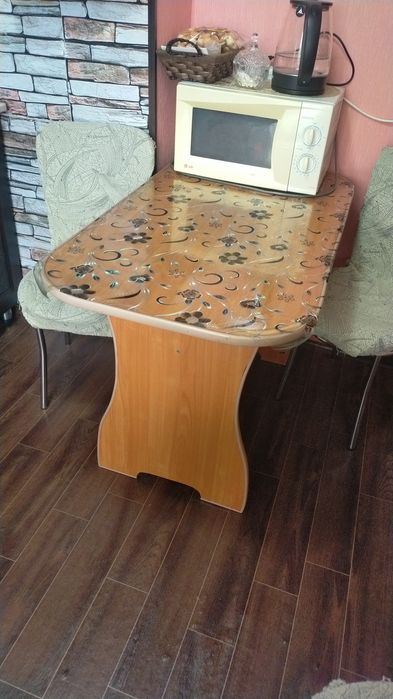 Кухонный Стол , в отличном состоянии