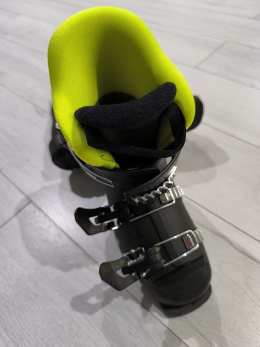 Детски ски и ски обувки