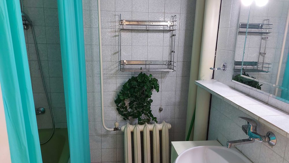 Под НАЕМ, КЪЩА, Идеален Център