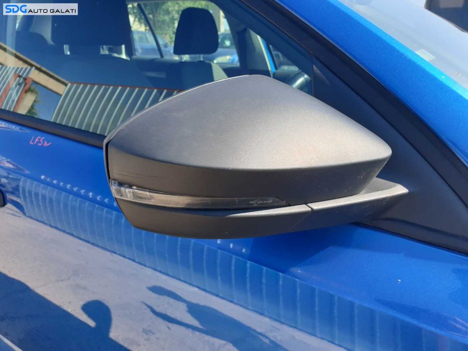 Oglinda Dreapta Electrica Fara Pliere Rabatare si Lumina Ambientala cu semnalizarea Sparta Skoda Octavia 3 2013 - 2017 [C7967]