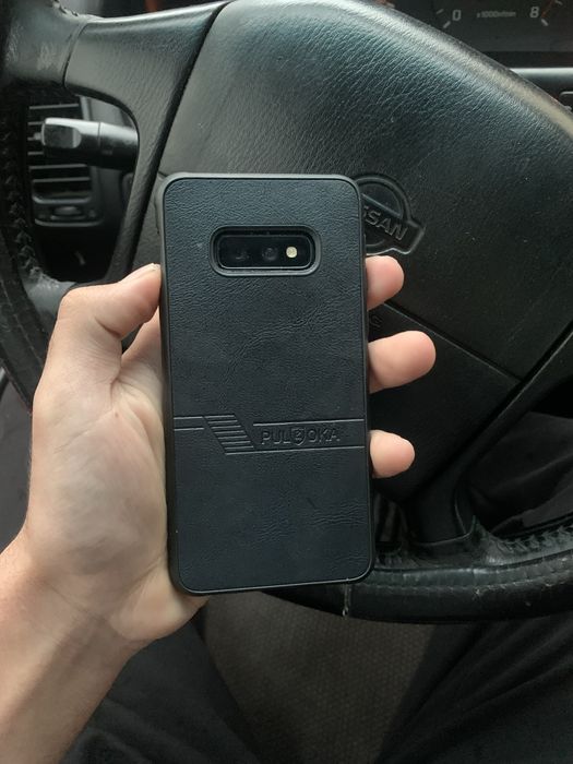 Samsung S10e  в идеальном состояний