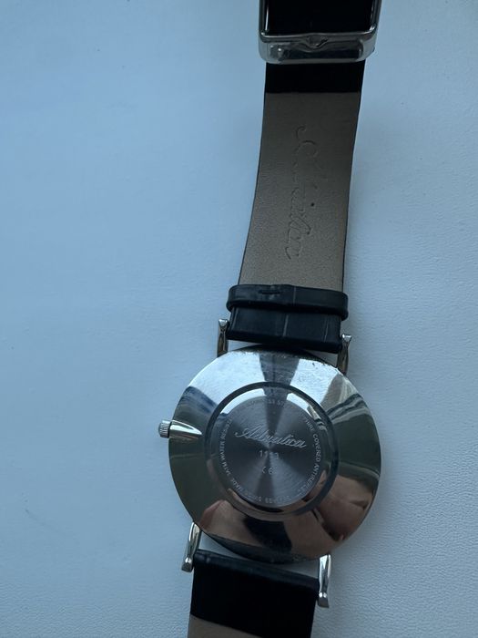 Часы швейцарские Adriatica