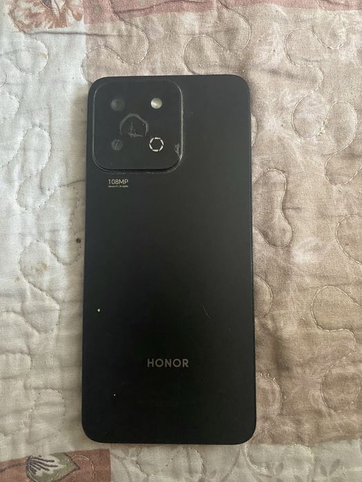 Honor x7c.