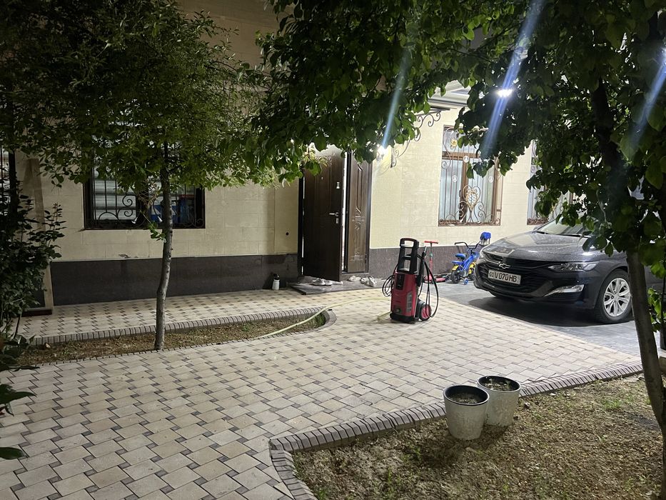 Продаётся СРОЧНО дом Юнусобод Регистон заезжай и живи!