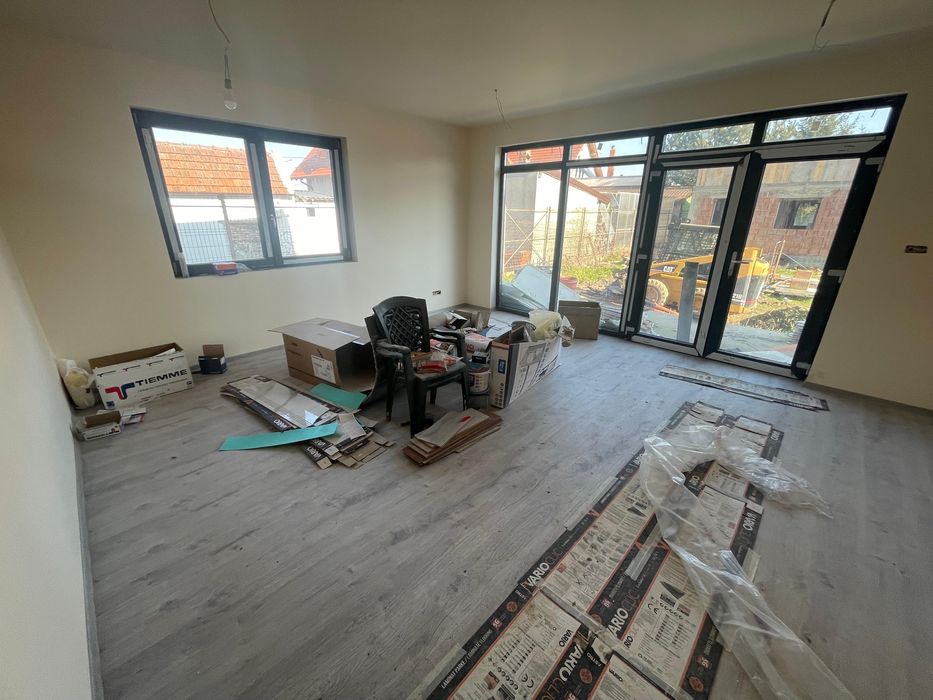 Casa/apartament P+1 ( duplex ) central Mosnita Noua