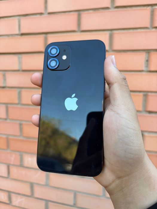 Продам Iphone 12