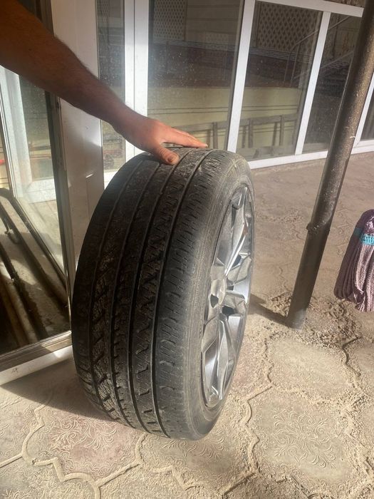 В хорошем состоянии продаю диски 17