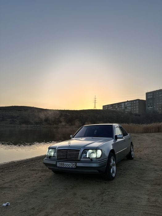 Продам легендарную Мерс 124