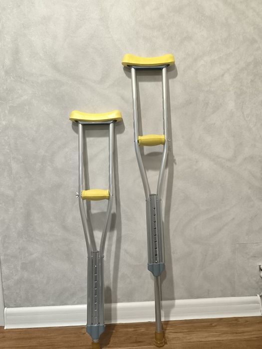 Продам костыли подростковые