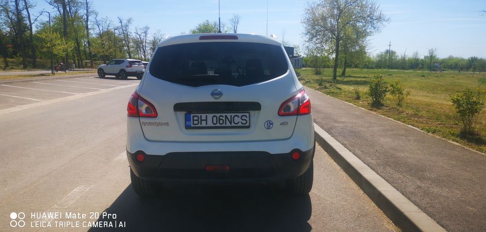 vând  Nissan Quashquai+2
