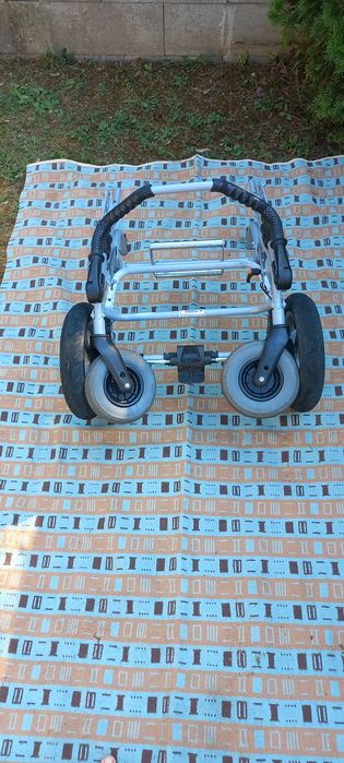 Scaun rulant cu acționare manuală pt.copii cu dizabilități